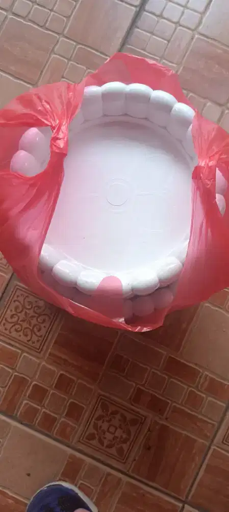 Tatakan pot ada 10 pcs lebih