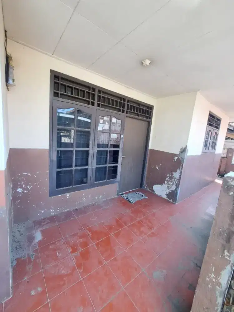 Dijual cepat rumah kos 8 pintu @600 rb
