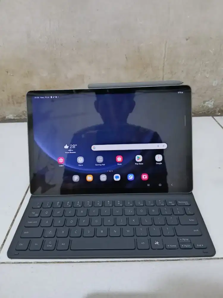 Tab Samsung s9 fe dengan keyboard ori dan cas harga pas nett tab s9fe