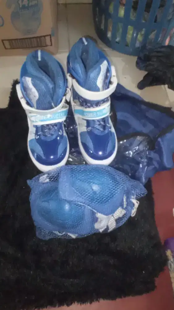Sepatu Roda Baru