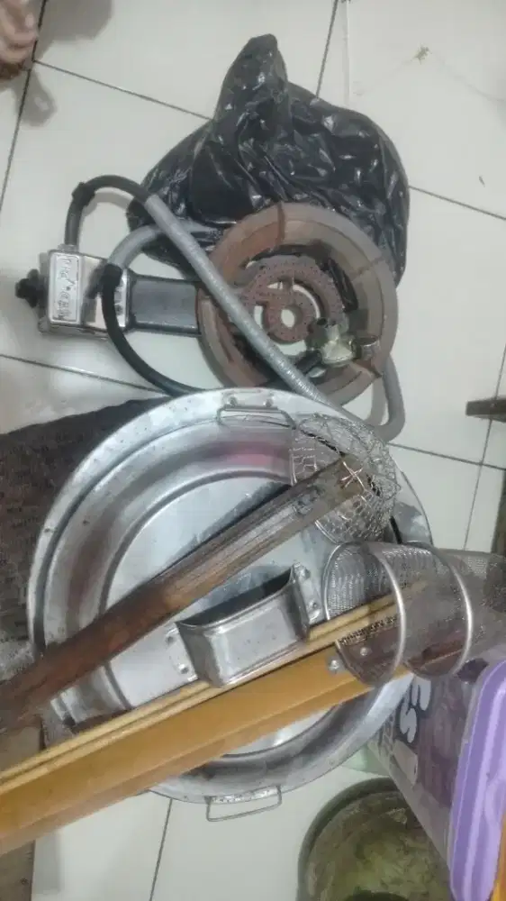 Perlengkapan jualan mie ayam