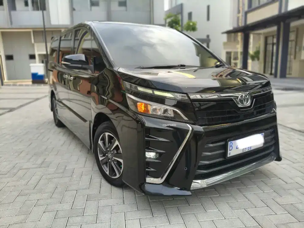 Toyota luxury voxy perimum sunroof dan panoramic