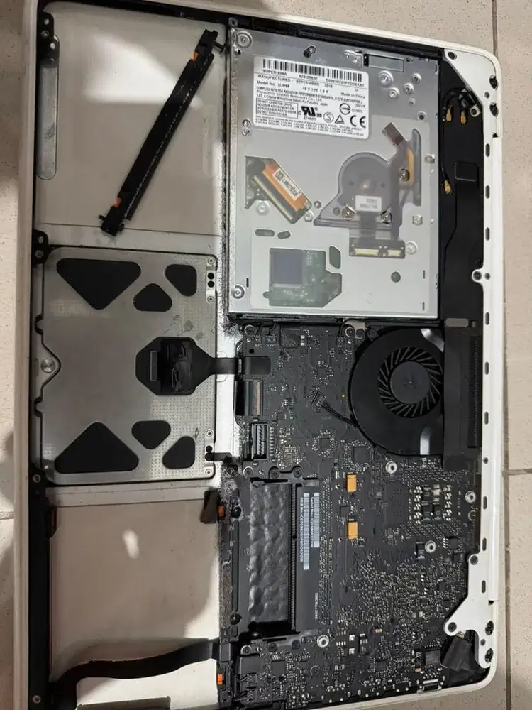 Macbook White Unibody A1342 Mid 2010 Mobo Only