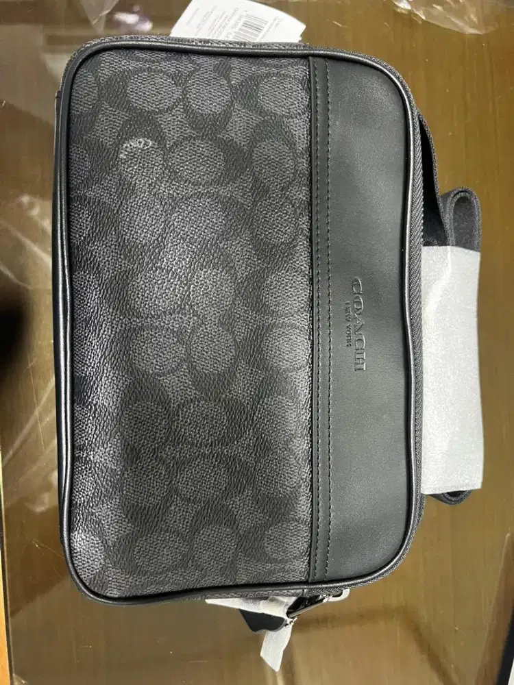 Jual tas pria COACH Graham Crossbody CV921 Original 100%