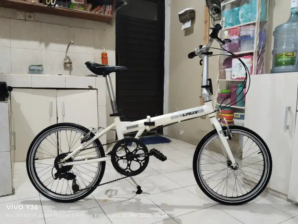 Sepeda lipat Laux escape