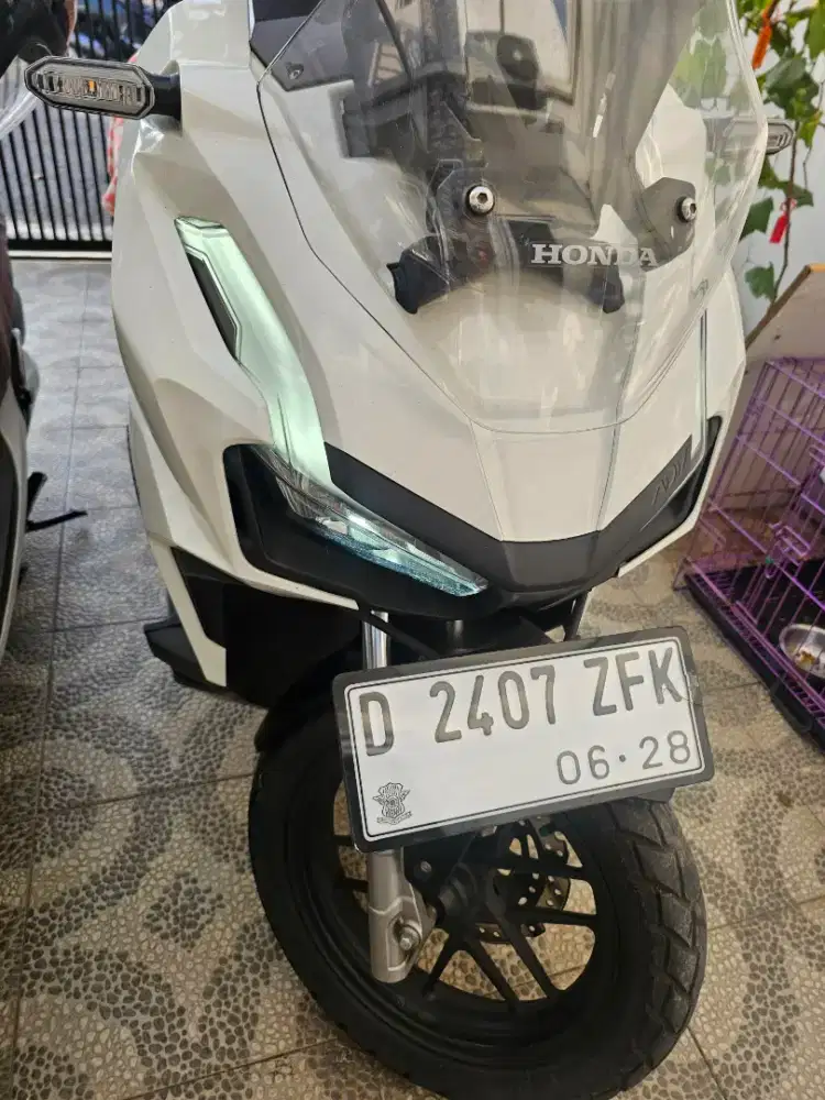 DIJUAL HONDA ADV 160 CC 2023 WARNA PUTIH