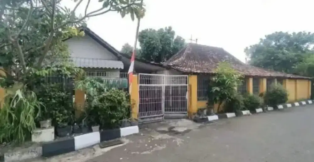 Tanah plus Limasan di panembahan lingkungan njeron Beteng Kraton Yogya
