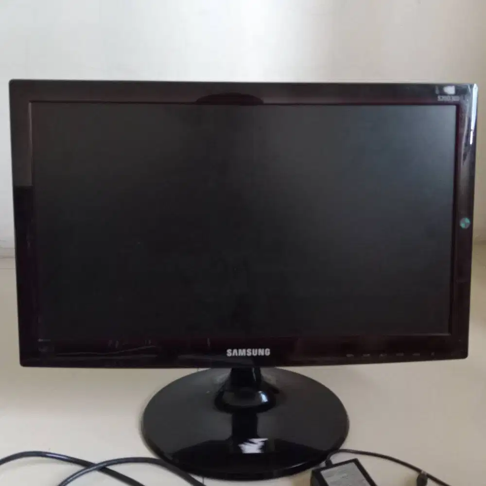Monitor LCD Samsung S20d300hy 20inch Ada Hdmi (Kondisi Baik)