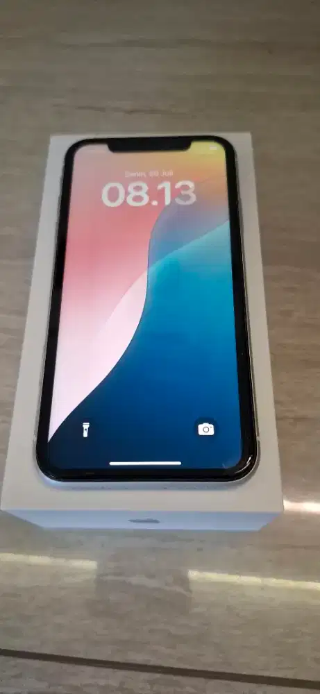 iPhone XR Putih mulus include sim card unlimited 5G 24bulan/2tahun