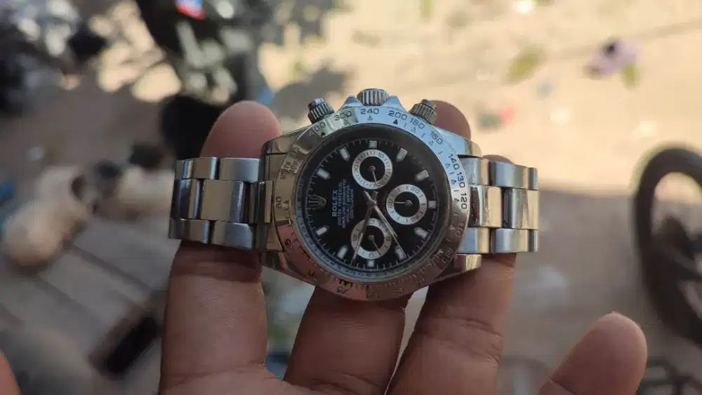 Jam second otomatis pria