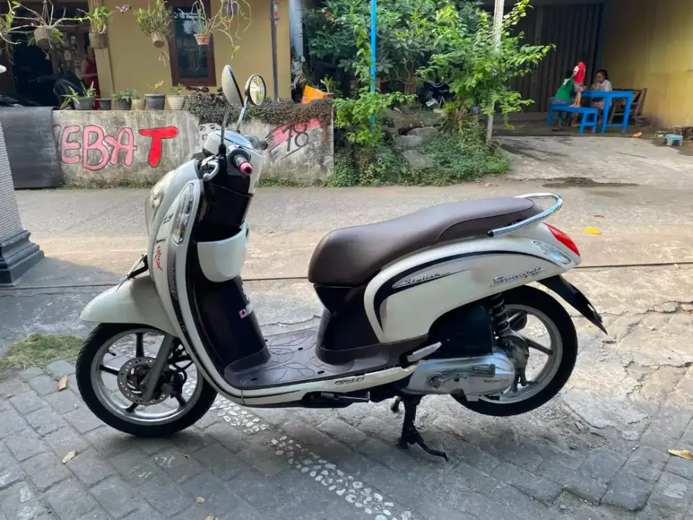 Scoopy injeksi THN 2013 plat AB kota