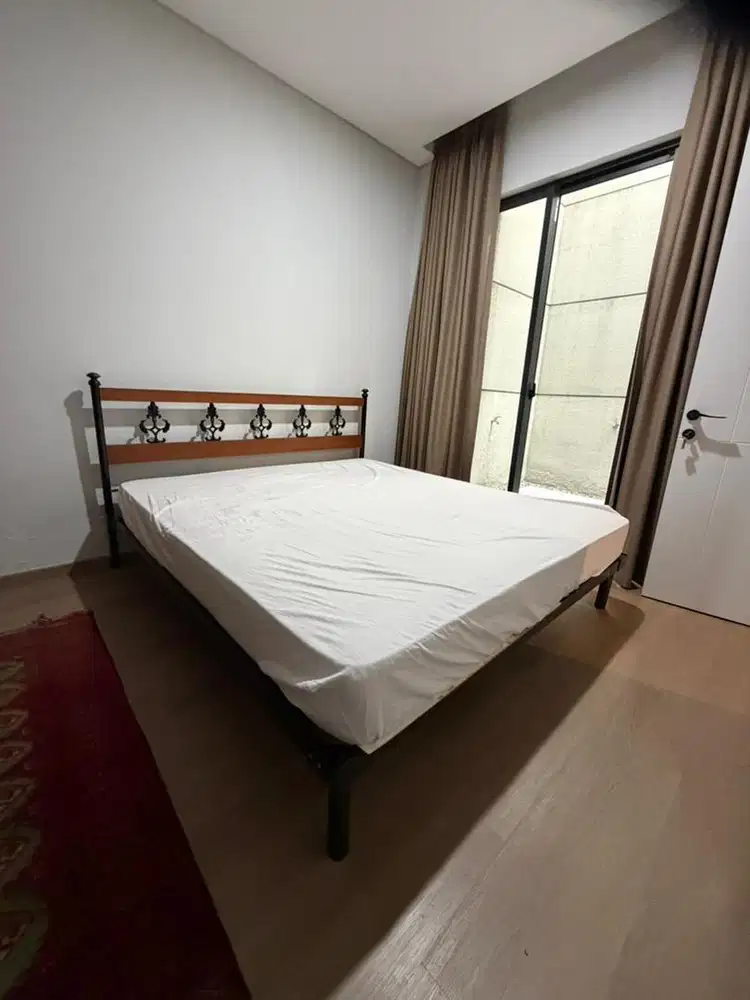 Classical Queen Bed & Matress