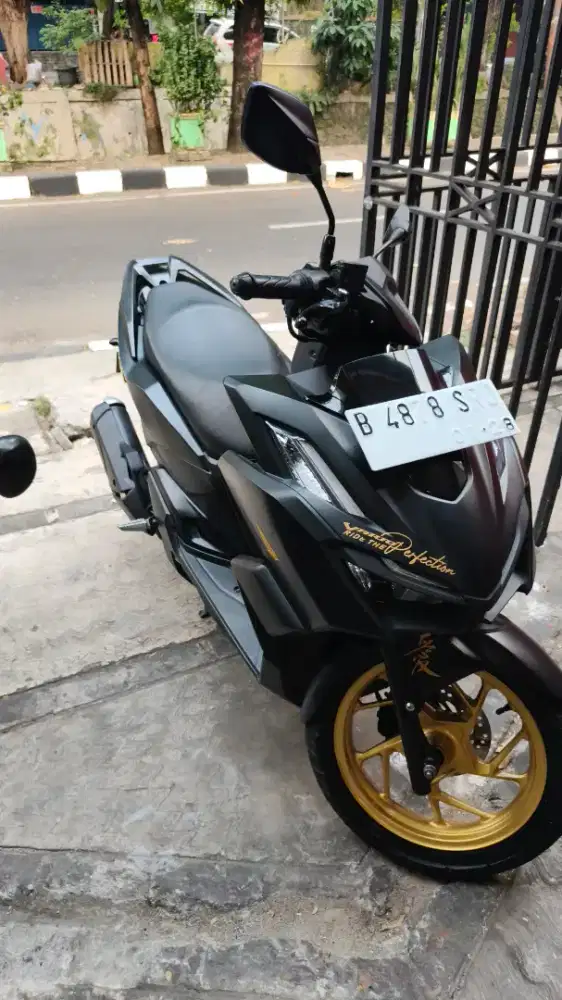 Jual santai honda vario 150 black edition