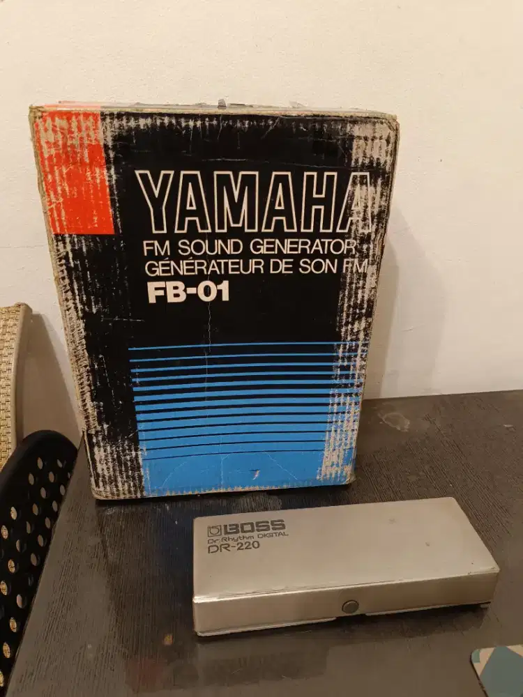 Yamaha FB-01 & Boss DR-220E, FM Synthesizer Sound Module Drum Machine