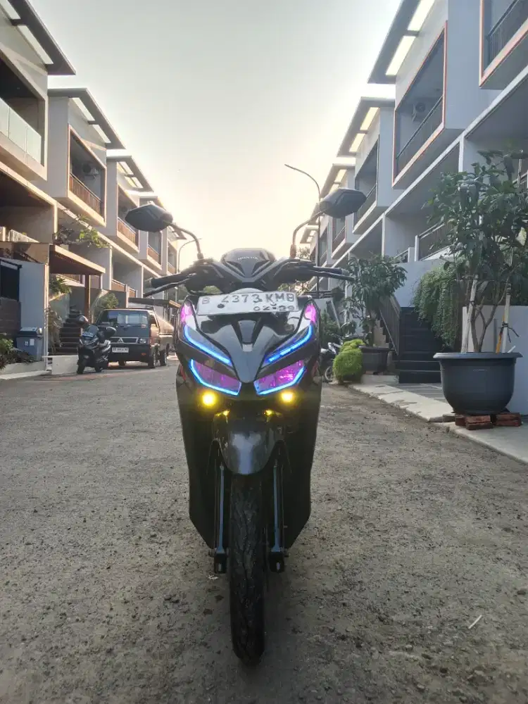 Vario LED NEW 2019 125 CBS ISS