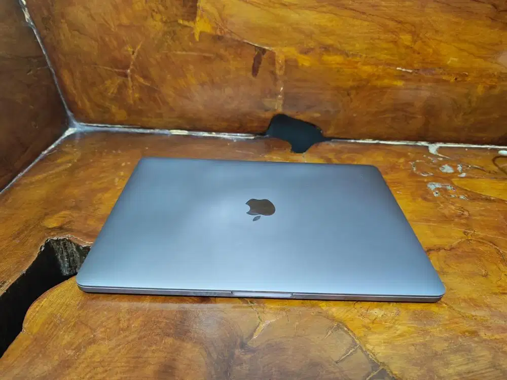 Dijual Macbook pro touch retina 13 2017
