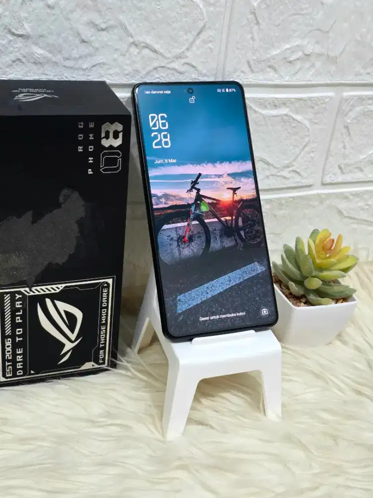 Asus Rog 8 12/256Gb Black Bagus