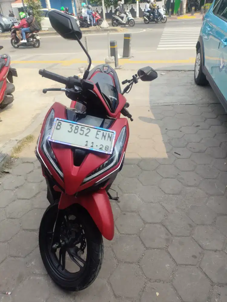 Honda Vario ISS tahun 2018 warna Merah Doff
