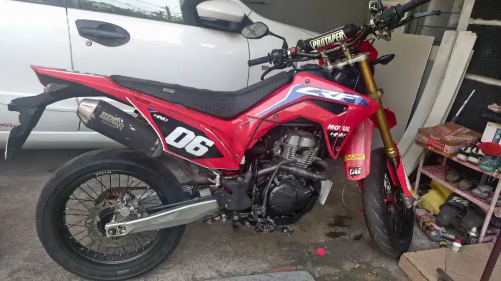 CRF 150 Merah tahun 2022