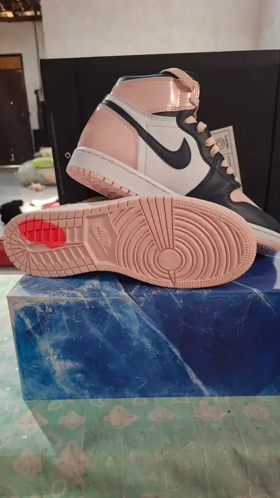 Snakers Nike Air Jordan 1 Retro High OG Bubblegum