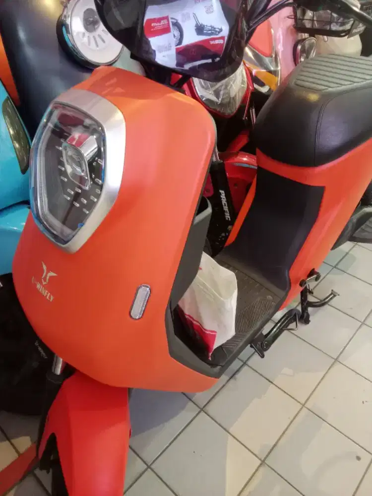 SEPEDA LISTRIK UWINFLY M60