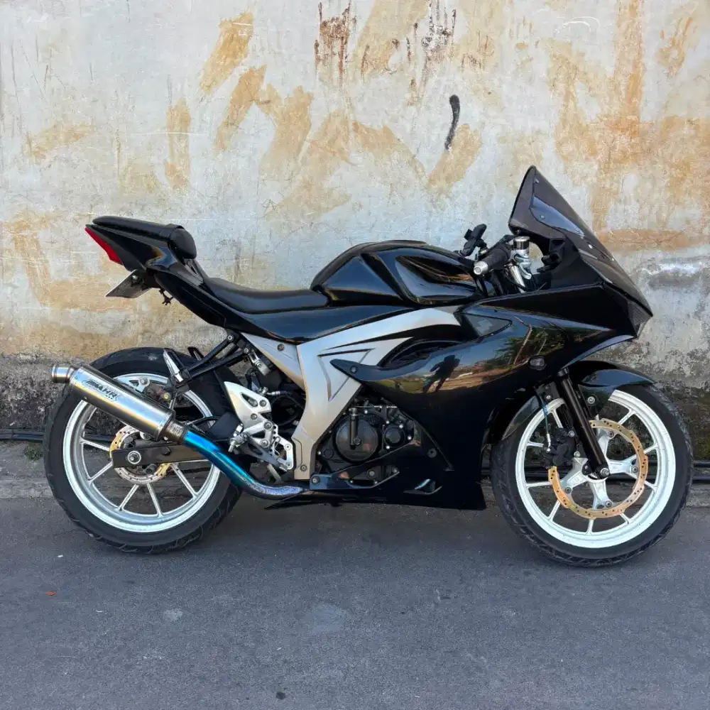 Suzuki gsx 150 Plat D Bandung