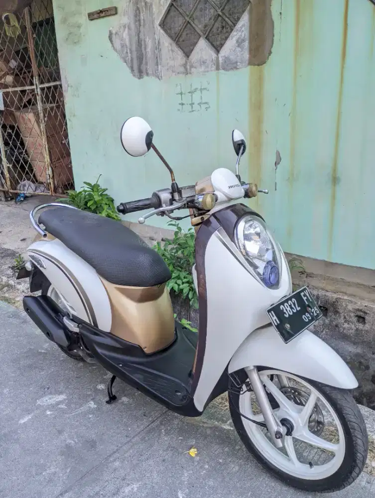Scoopy 2010 Putih Mesin Topp