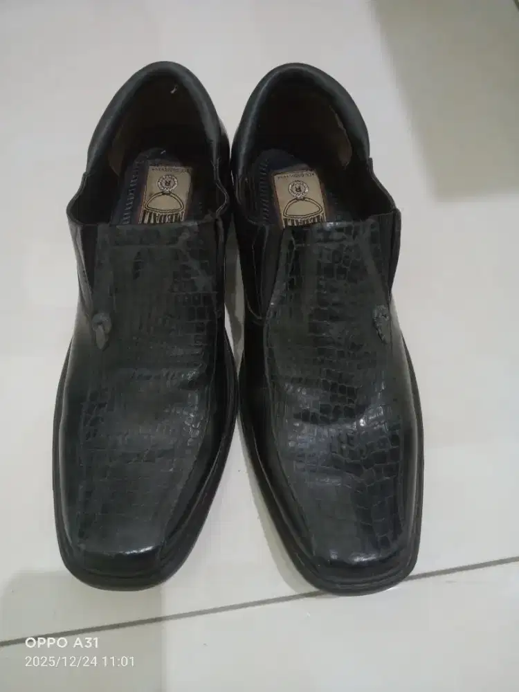 Sepatu pantofel masih bagus size 39