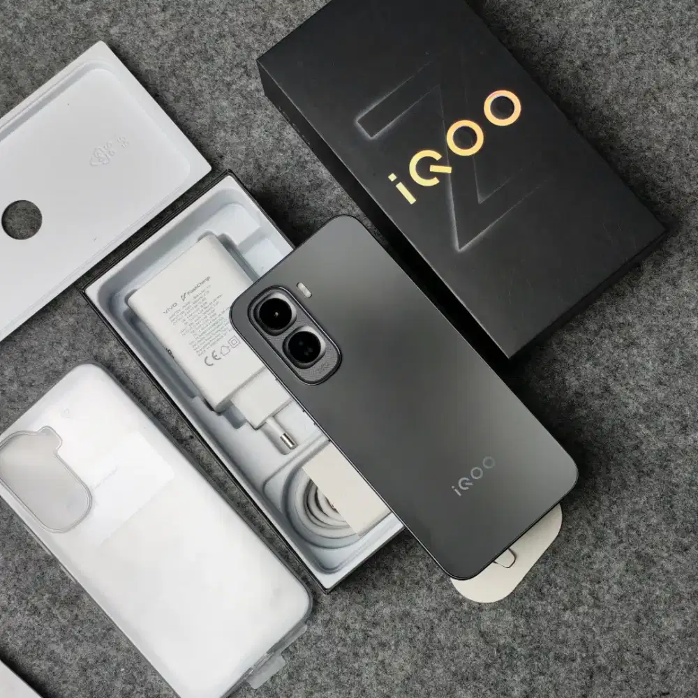 Iqoo z11 8/128gb like new