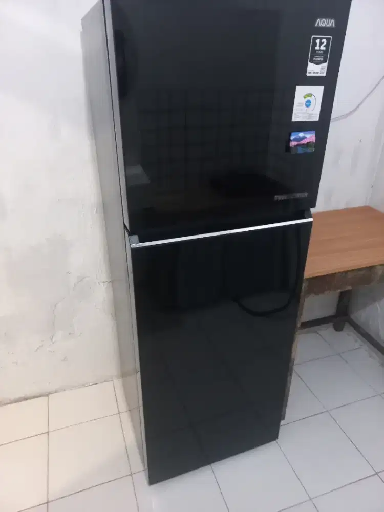 Kulkas Aqua 2 Pintu Inverter