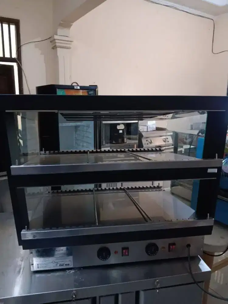 023.Fast Food Display Warmer Getra
like new
P80 cm×L 65 cm×T68 cm