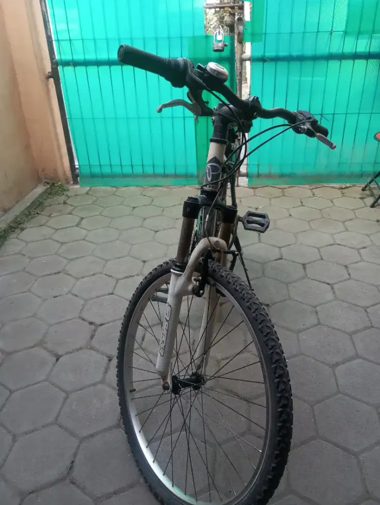 sepeda Polygon Monarch 2.0 2014