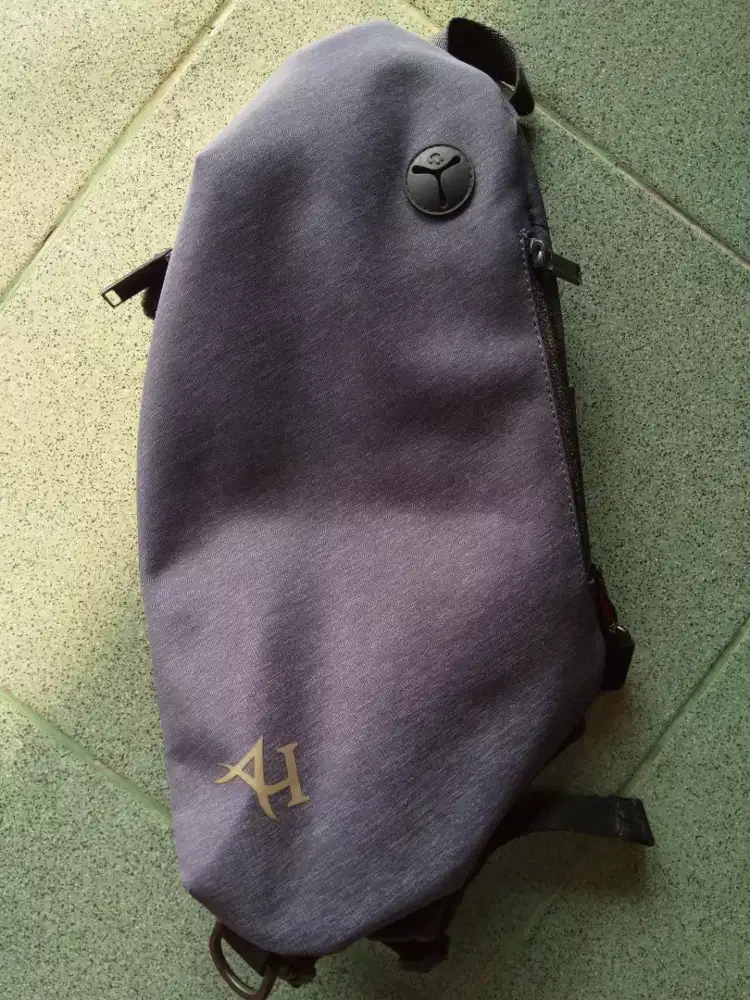 Tas Selempang Sling Bag
