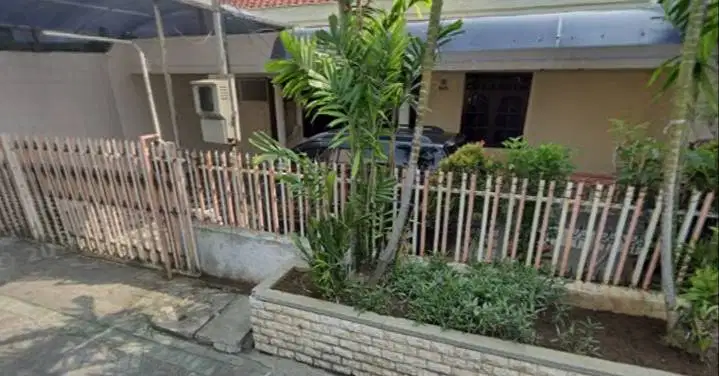 Rumah dijual di Surabaya Pusat. Hitung tanah.