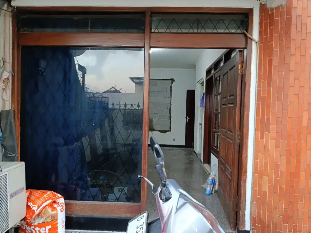 Kusen jati tua kuat