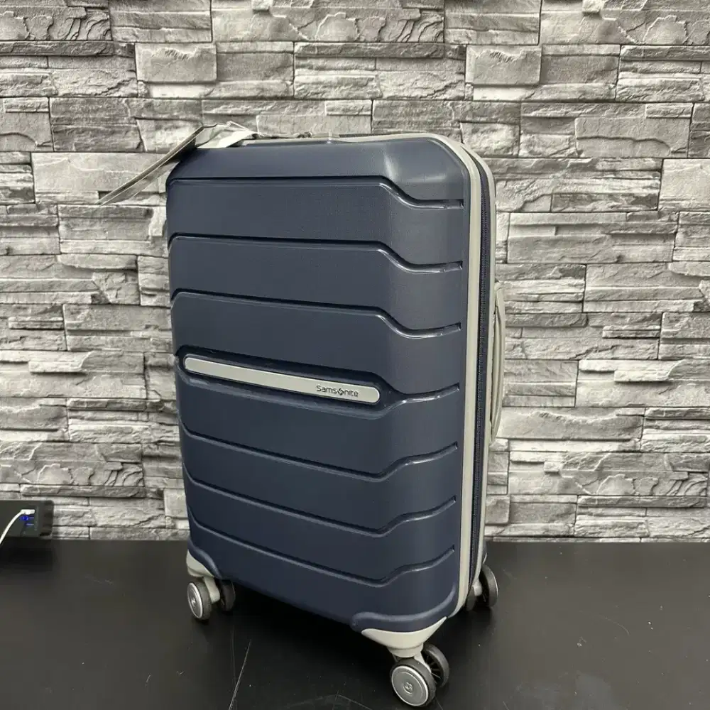 KOPER Samsonite Freeform  SIZE 21 Cabin size  NEW mewah original