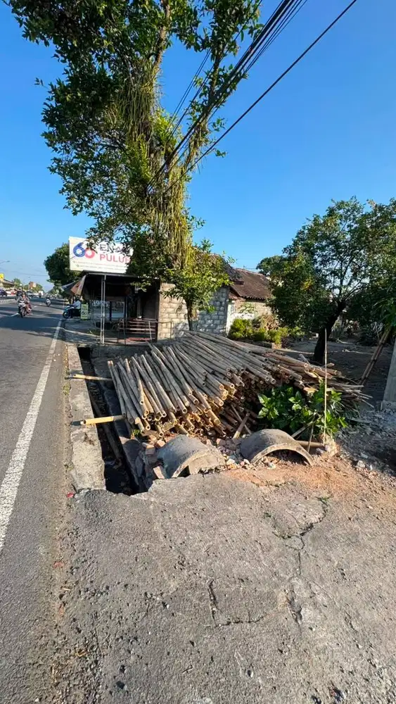 Bambu bekas bangunan