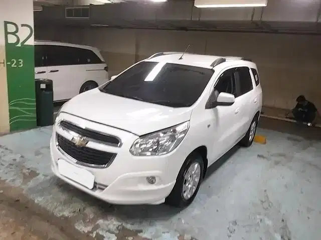 DP MURAH Chevrolet Spin 1.5 ACTIV Bensin-AT 2015 Putih C5BUE