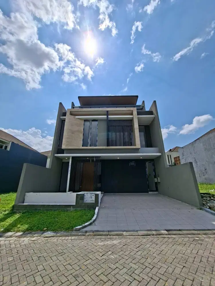 BARU!! MINIMALIS 2.5 LANTAI, CYRISTAL GOLF CITRALAND, ADA ROOFTOP -BB