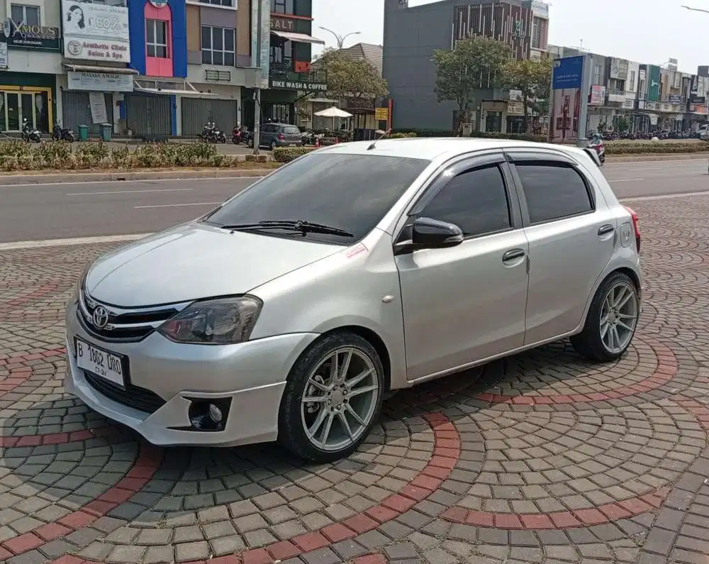 Toyota Etios Valco 2014 Bensin