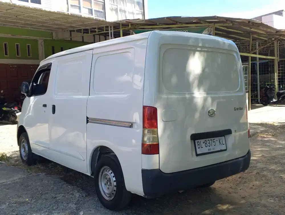 Jual mobil bekas blind van