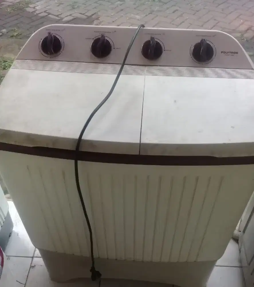 mesin cuci 2 tabung merek Polytron