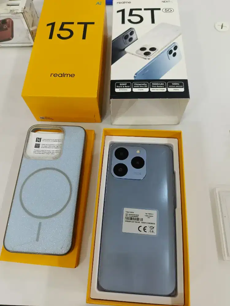 realme 15T 5G 8/256,seken seperti baru,batrei 7000mah  80W,camera 50mp
