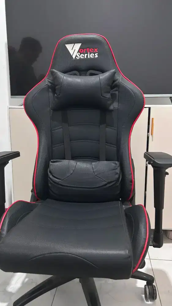 Vortex Z Series Black Carbon Gaming
Chair / Kursi Gaming - Merah