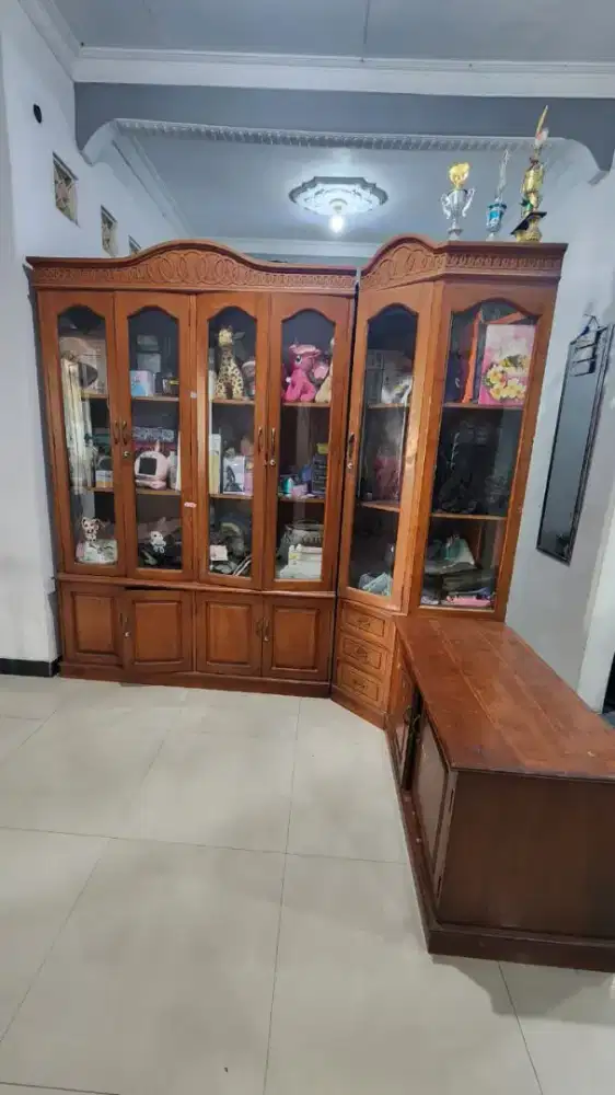Lemari sekat jati