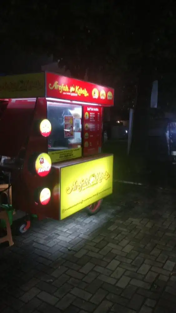 Penyaji Kebab Arofah