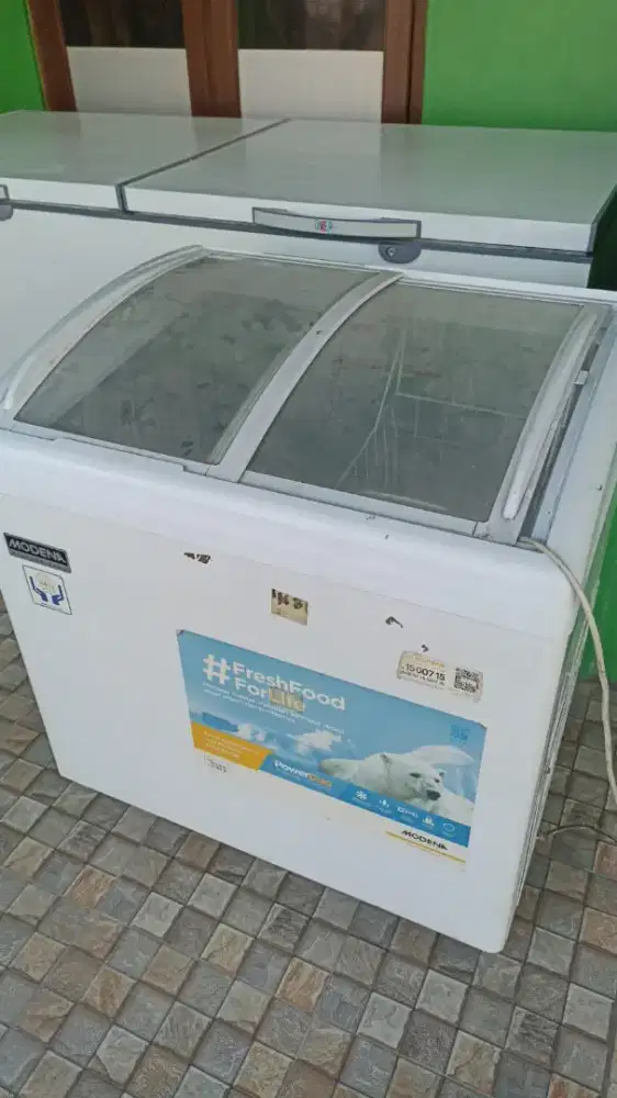Freezer sleding kaca merk modena 256L ori mulus