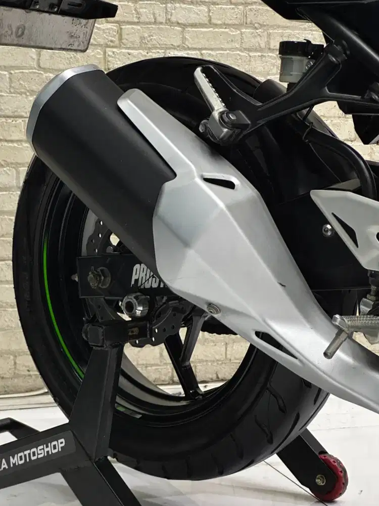 Kawasaki Ninja 250 KRT ABS 2022 Keyless KM 12 Ribu