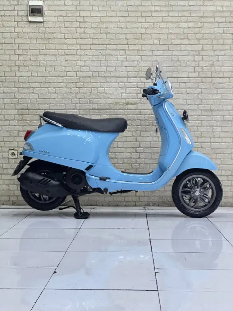 TERMURAH‼️ Vespa LX 125 2022 LED Blue Capri - mustika Motoshop