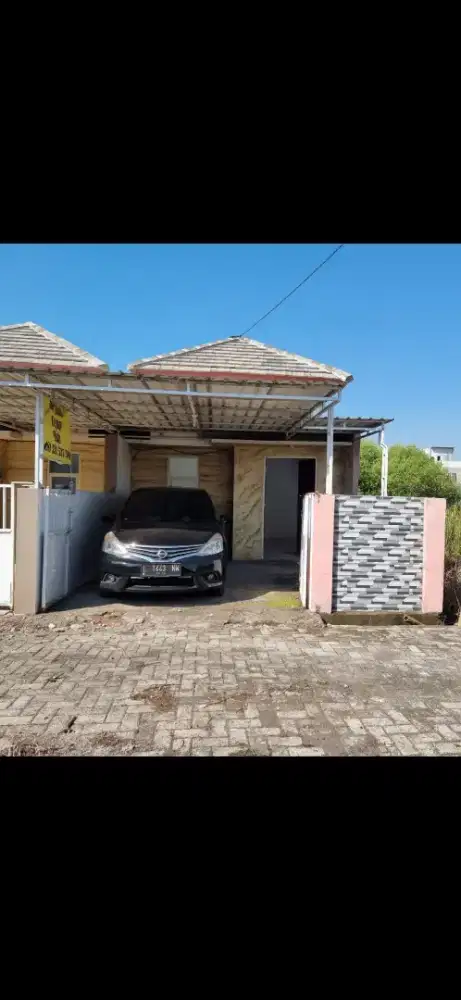 Di kontrakan rumah medokan ayu
